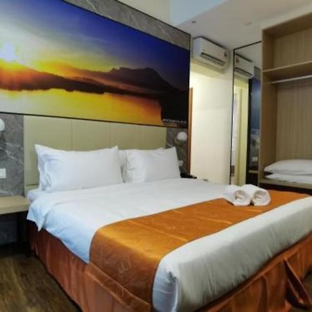 Kingston Hotel Kota Kinabalu Exteriör bild