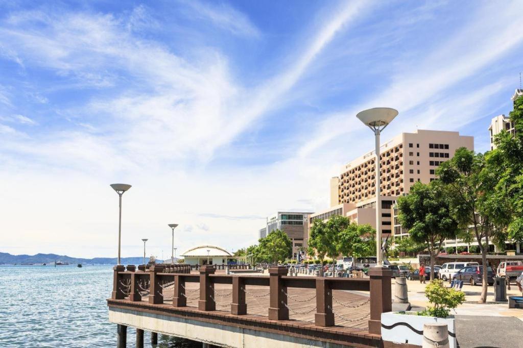 Kingston Hotel Kota Kinabalu Exteriör bild