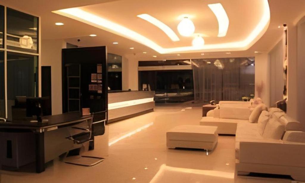 Kingston Hotel Kota Kinabalu Exteriör bild